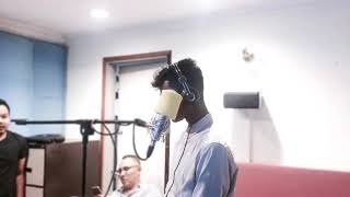 Download lagu Acustic Adzrin Bukan Yang Terbaik Lyrics Video mp3 Download lagu Acustic Adzrin Bukan Yang Terbaik Lyrics Video mp3