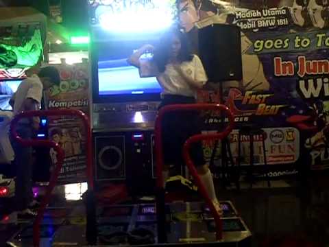 [ZONE 2000 Launching Fiesta 2 Competition] Chist & Chrusita