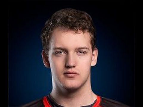 Wickd showing that full AD irelia is a monster