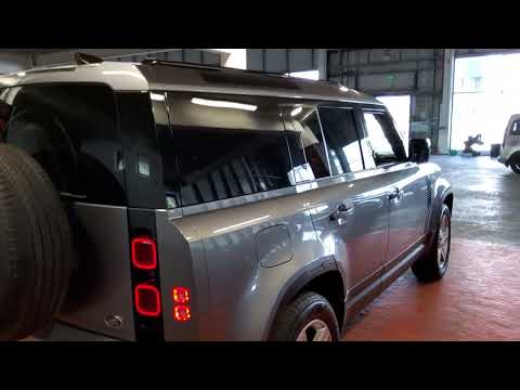 Land Rover Defender 2023 - Image 2