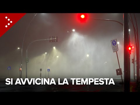 Sicilia, si avvicina la tempesta: la costa tra Catania e Messina sferzata da onde alte e vento forte