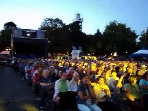 THE ROY REYNOLDS VARIETY SHOW WITH ELVIS MUSIC