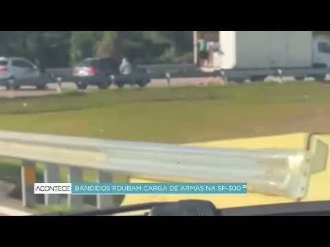 Um caminhão, com destino a Goiânia (GO), foi abordado por seis homens