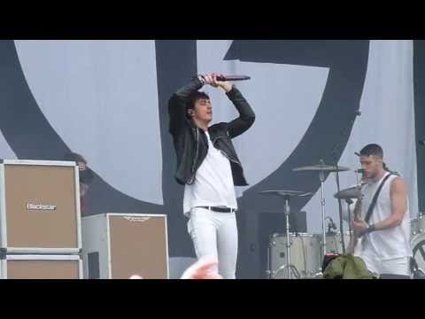 Young Guns : Today (Smashing Pumpkins cover) @ Download Festival 2013