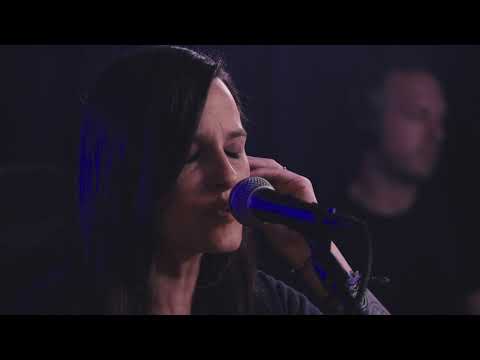 Emily Wolfe - Never Gonna Learn (live in the studio)