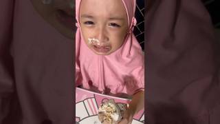 Download lagu Nangis Es krim nya kena muka 😂 #raisya #shortvideo #funny mp3