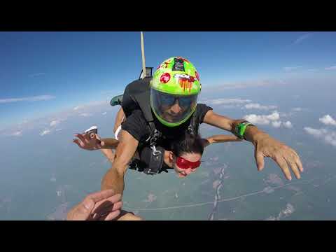 Lancio in tandem Valentina da 4200 metri ASD VZONE Skydive Vercelli