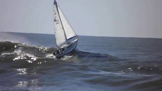 preview picture of video 'sail boat going out port macquarie bar'