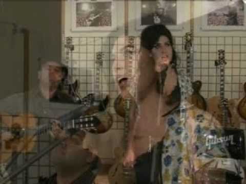 Amy Winehouse - Love Is A Losing Game (Live Acoustic)