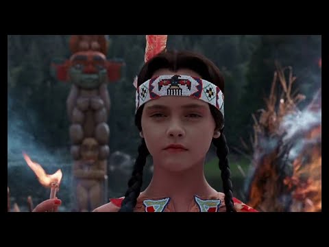 Wandinha e Pugsley Addams no Acampamento HD