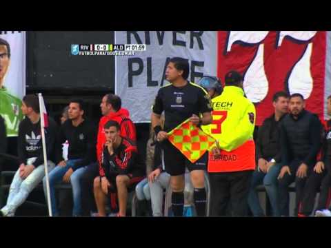 El palo se lo negó a Lucho. River 0 - Aldosivi 0. Fecha 28. Primera División 2015. FPT.