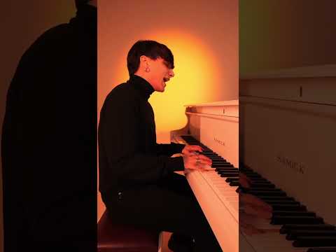 ULTIMO canta ALBA piano voce 🎹