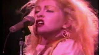 Download lagu Cyndi Lauper, live in Tokyo, at Budokan - 1986 mp3