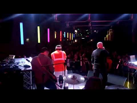 La Famiglia Full Band - Mast live @Commonground