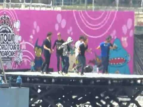 [fancam] 121123 SMTSG Super Junior - A cha Rehearsal