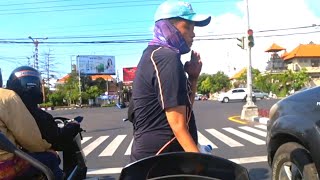 Download lagu Guy singing at traffic lights in Bali mp3 Download lagu Guy singing at traffic lights in Bali mp3
