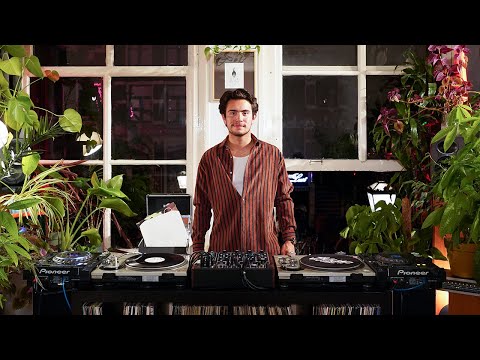 Só vinil | Casa das últimas décadas com Lexus | 011