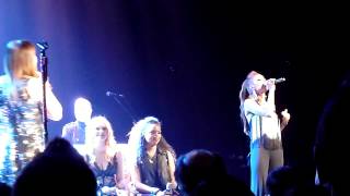 Kelly Clarkson and Tamyra Gray-When You Believe (Mariah and Whitney cover)