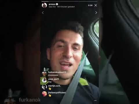 ARMOO VECHT MET FRENCHIE-B, FRENCHIE STEELT ZIJN CHAIN!