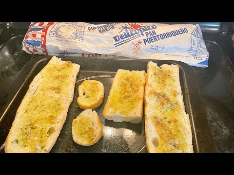 Pan Sobao con Ajo  [Puerto Rican Garlic Bread]