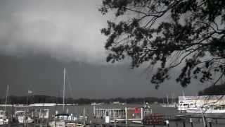 preview picture of video 'Colonial Beach - Incoming Tornadic Storm - 06/13/2013'