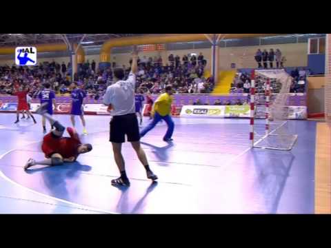 BM. Guadalajara 24 - BM Huesca 23