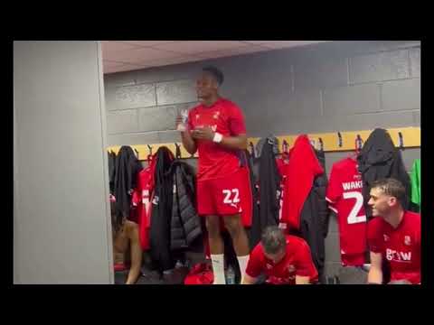 Professional Soccer Player has an INCREDIBLE voice (All of Me - John Legend)