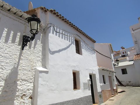 AX894 - Casa Rosales, village house in Periana with patio garden