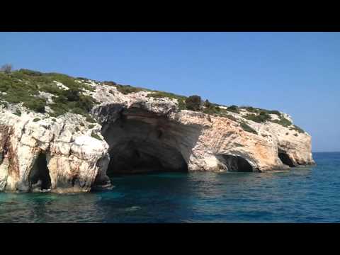Skinari kék barlangjai Zakynthos hajókirándulás úton a Navaggio öbölhöz