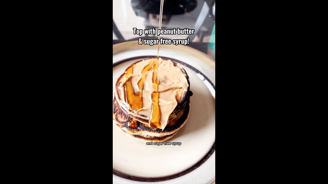 The easiest protein pancakes ever! Only 4 ingredients! 🥞🤤💪🏽