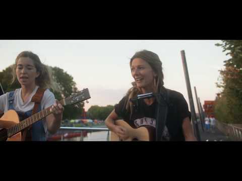Salut Les Amoureux video