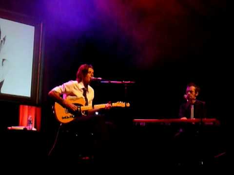 Sarah Bettens à l'Aéronef