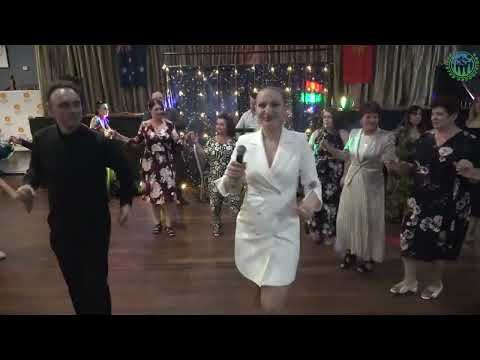 BORCE NAUMOVSKI-MINISTEROT i ANETA ARSOVSKA vo Newcastle..Aj da bese strela pesnata--Leno mori...,