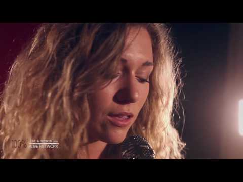 Kelly Barnes - 'Stronger Than Me' / Amy Winehouse (Cover) Live In Session at The Silk Mill