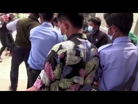 緬甸抗議者在靠生命維持器維持10天后死亡；對軍隊的壓力越來越大。 (Myanmar protester dies after 10 days on life support; pressure on army grows)