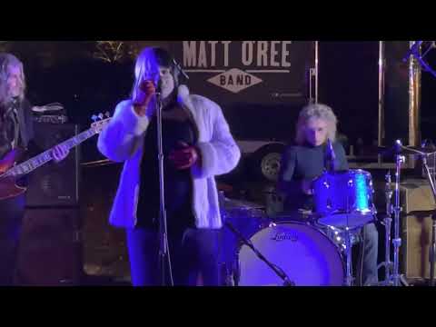 Amazing version of GOLD DUST WOMAN performed by Matt O’Ree Band