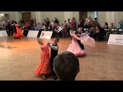 Dzintarlase 2011 pāru prezentācija; Jānis Reinis Beikmanis - Annija Daniela Pivina final waltz