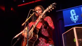 Ruthie Foster - "Singing The Blues" (eTown webisode #751)