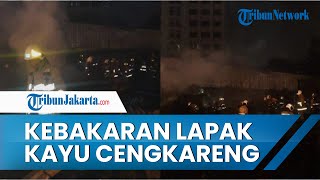 Kebakaran Lahap Puluhan Lapak Kayu Madura di Cengkareng, Kerugian Ditaksir Rp 380 Juta