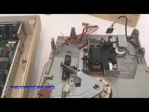 Commodore 1541-II floppy disk drive for Commodore 64 inside look