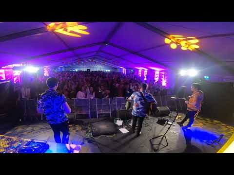 The Fógues - Crazy World (Live at Inchigeela Festival)
