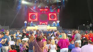 Kidz Bop Kids - shut up and dance