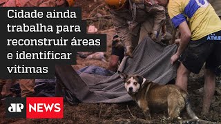 Vítimas de deslizamentos começam a ser sepultadas em Petrópolis