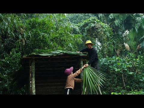 Sweat in the rain: Mr. Thang and Nhi built a toilet together using bamboo