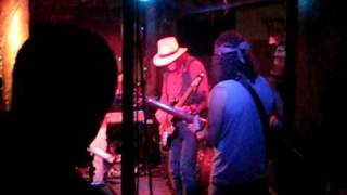 DNF -- Cut & Run -- Pauwela Cannery, Haiku, Maui, 2-2-08