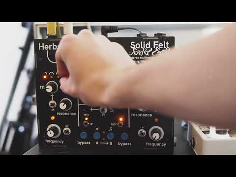 Herbs and Stones Solid Felt Desktop Stereo Multimode Analog Filter 2020 - Present - Black image 2