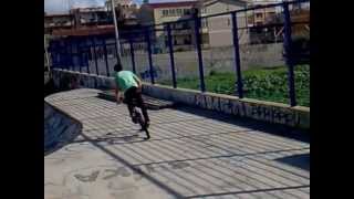 preview picture of video 'Con Willy Jarhead in BMX, all' Assemini SkatePark !!!'