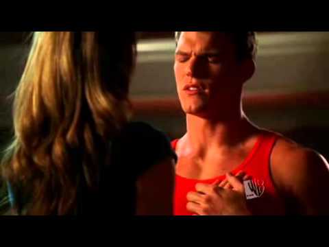 Smallville - 5x04 - Aqua - Lois and AC are interupted by Clark..