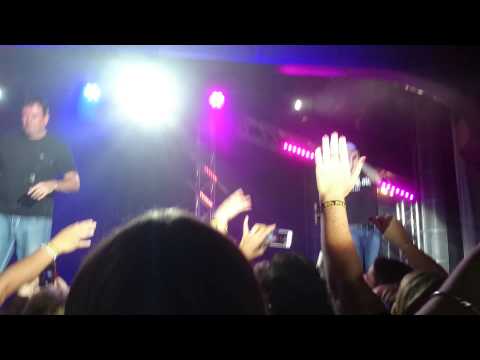East 17 @Butlins Skegness 2014 09 20 00 12 06 MOV 0078