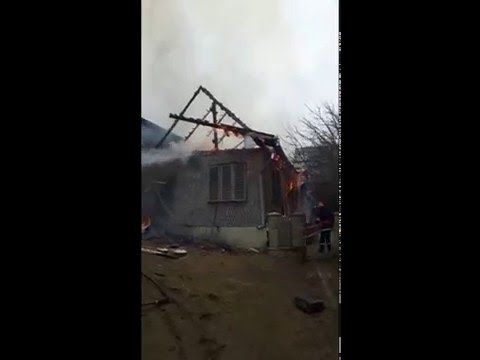 VIDEO Incendiu în localitatea Panaci, 9 martie 2016